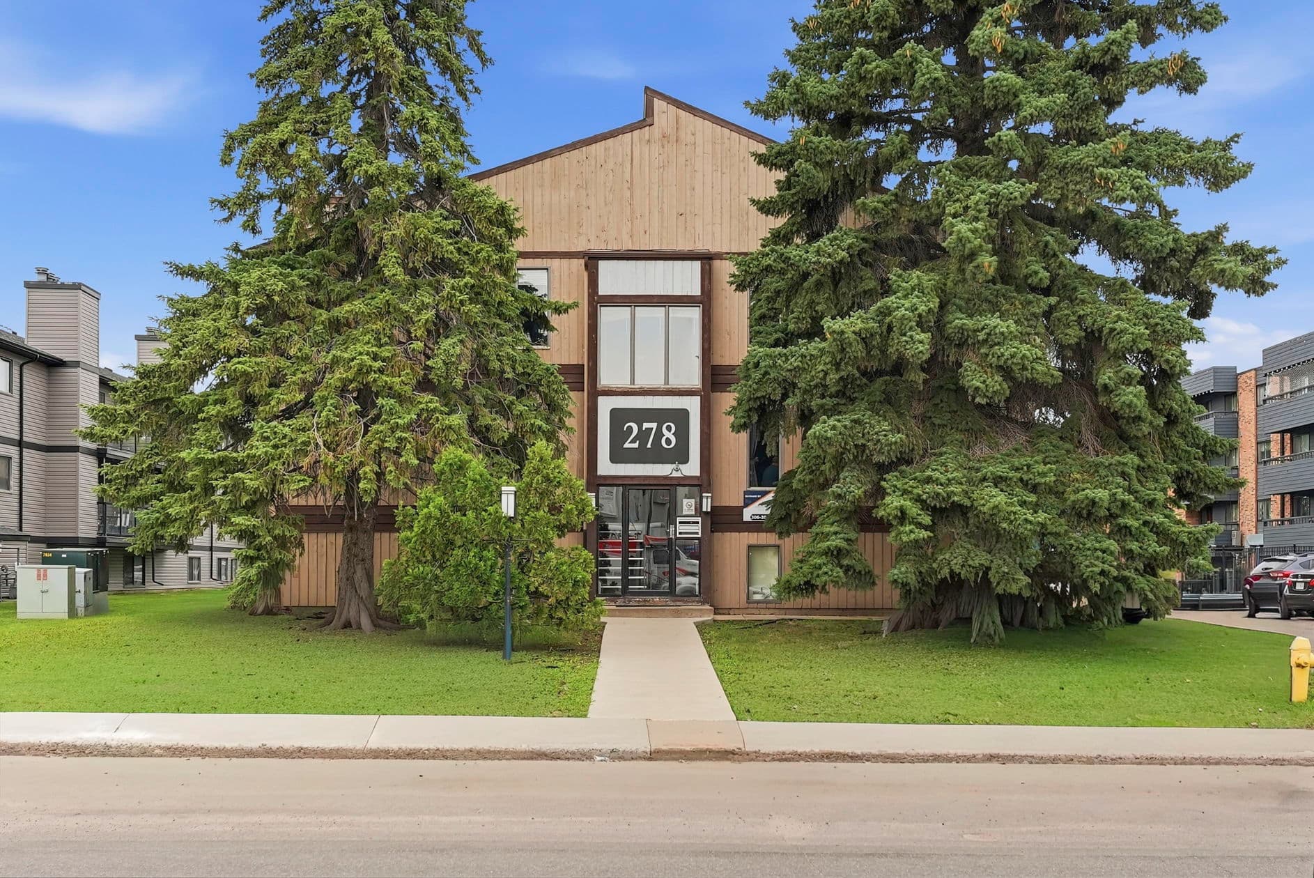 Pinehouse Apartments — exterior